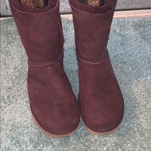 Purple ribbon uggs